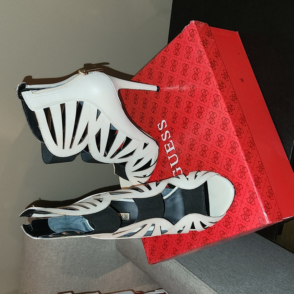Guess Ivory & Black heels